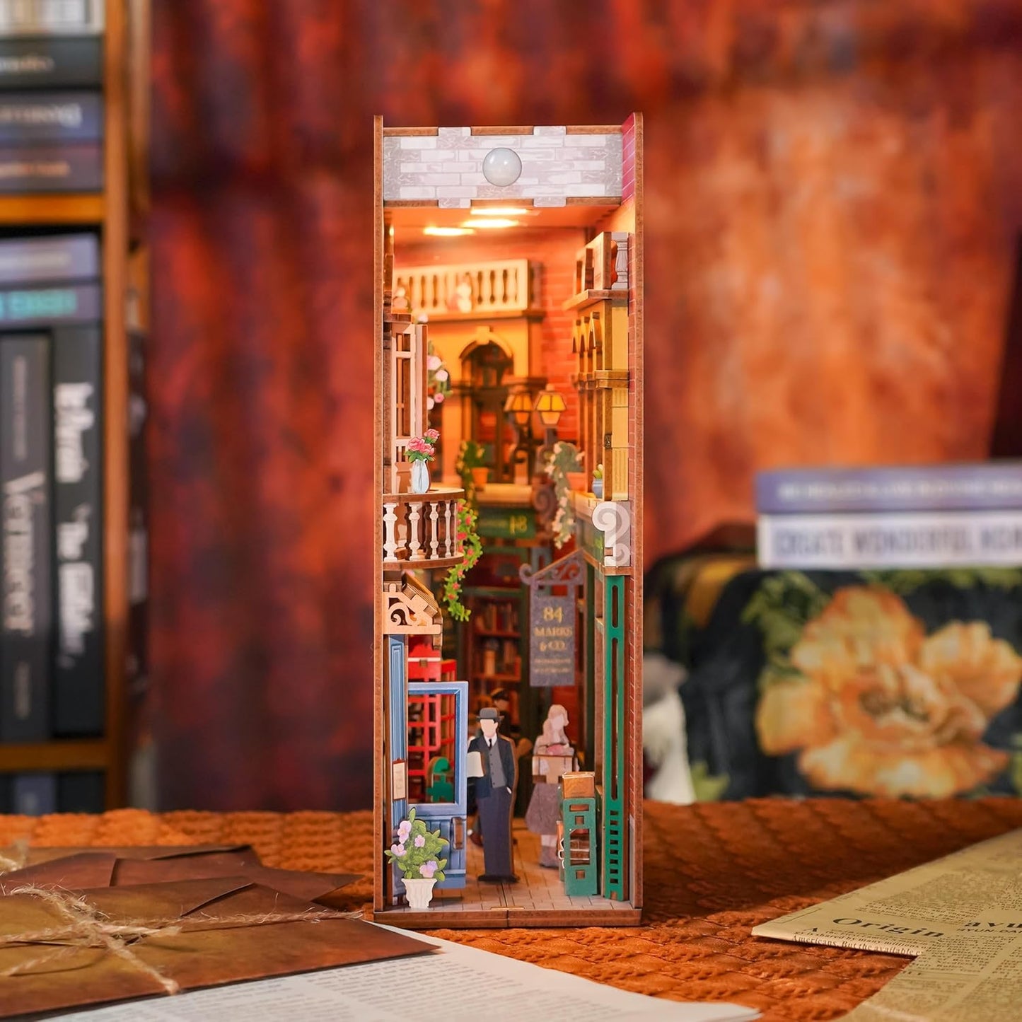 Booknook 84 Charing Cross Road TONECHEER