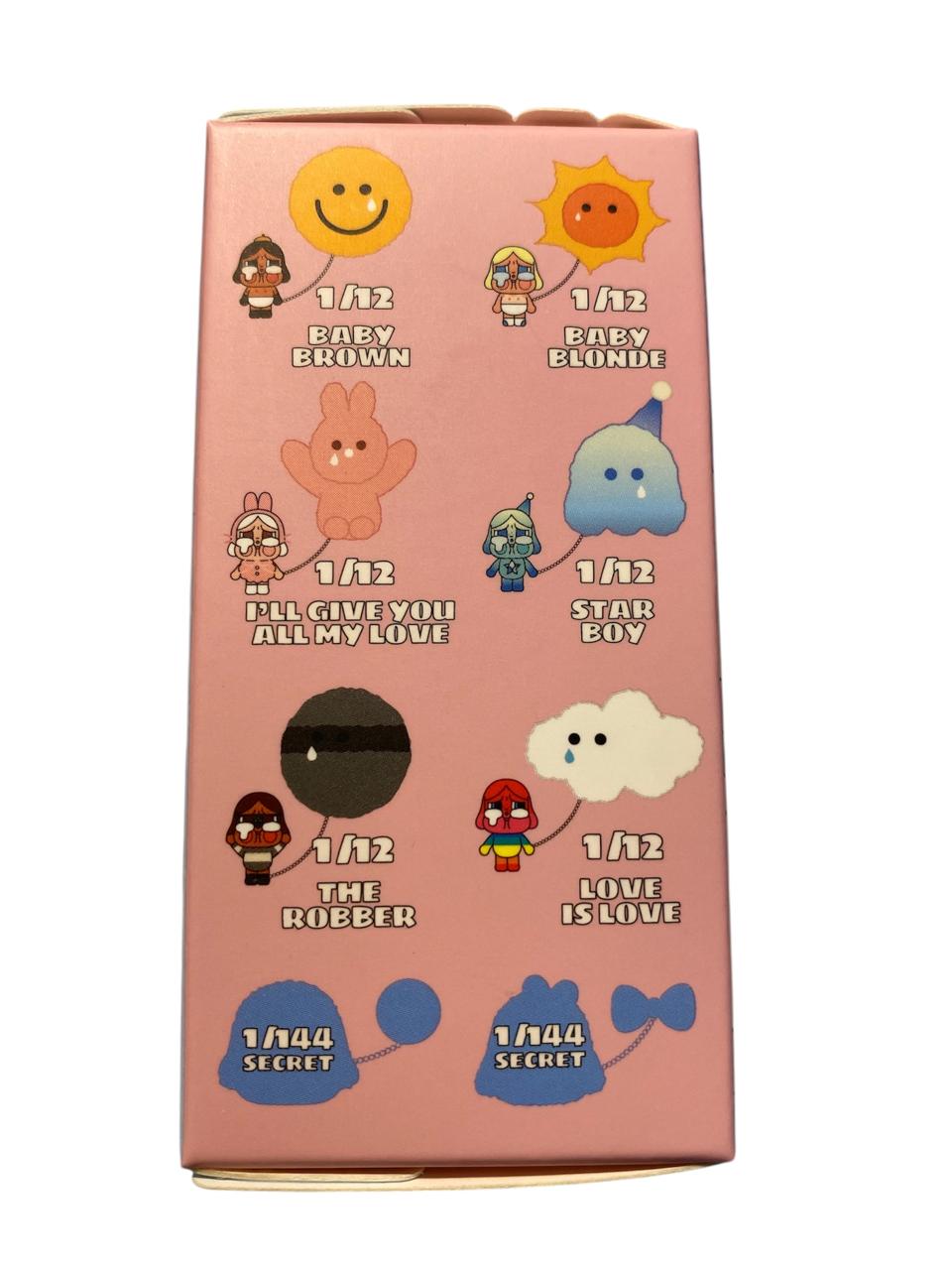 POP MART CRYBABY Caja ciega con insignia de felpa y metal